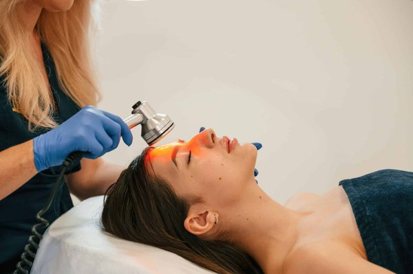 How can augmented reality enhance the training process for medical professionals?